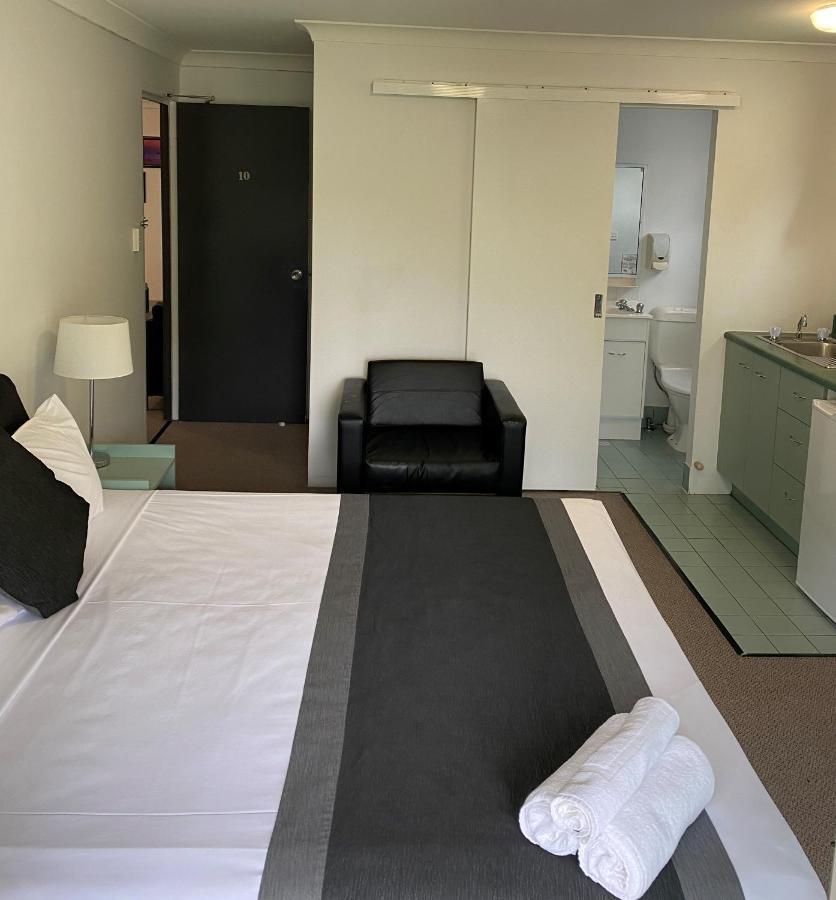 Chermside Court Motel Brisbane Bagian luar foto